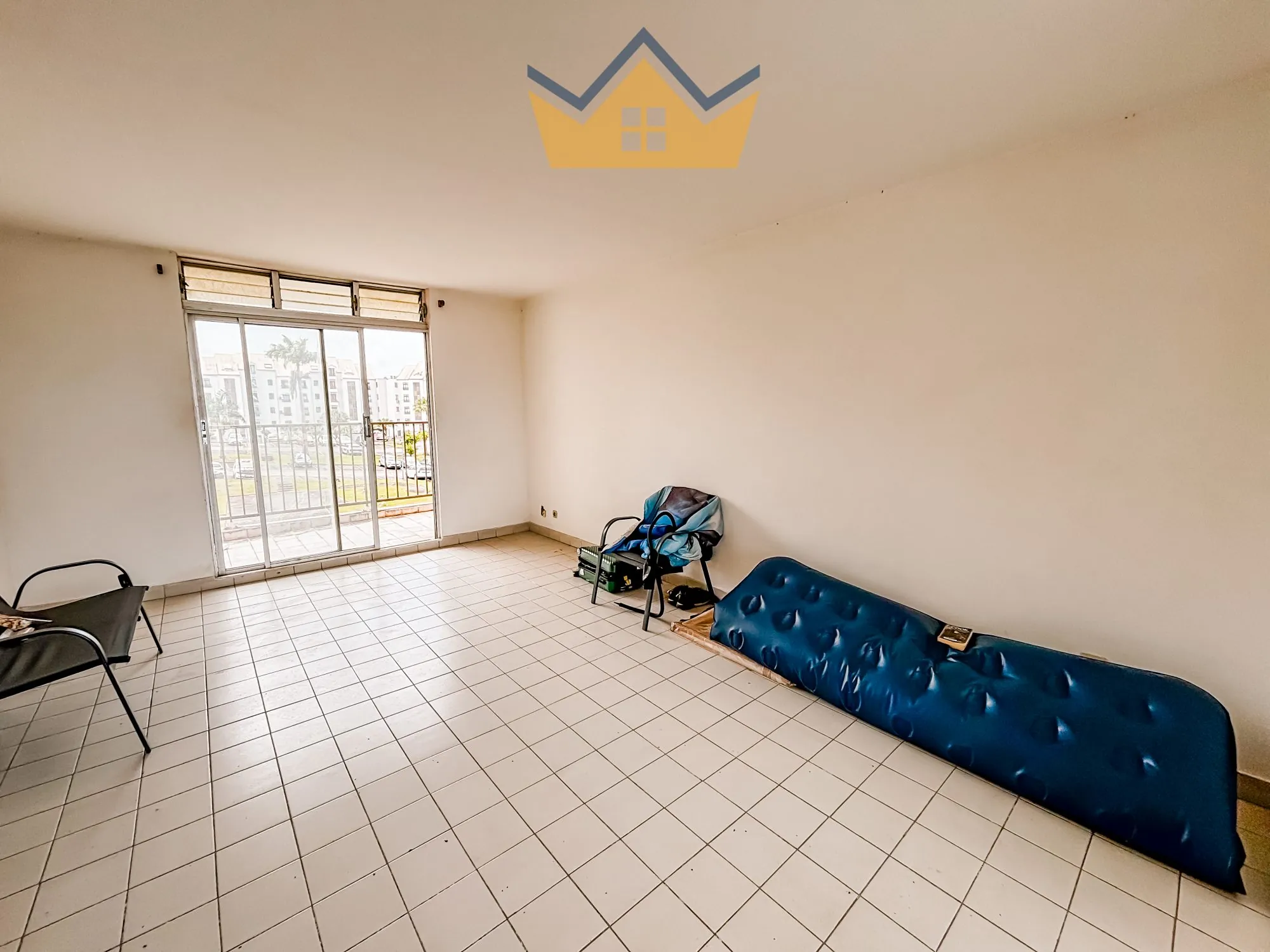 Appartement T4 avec Vue Mer à Rénover à Le Lamentin en Martinique 