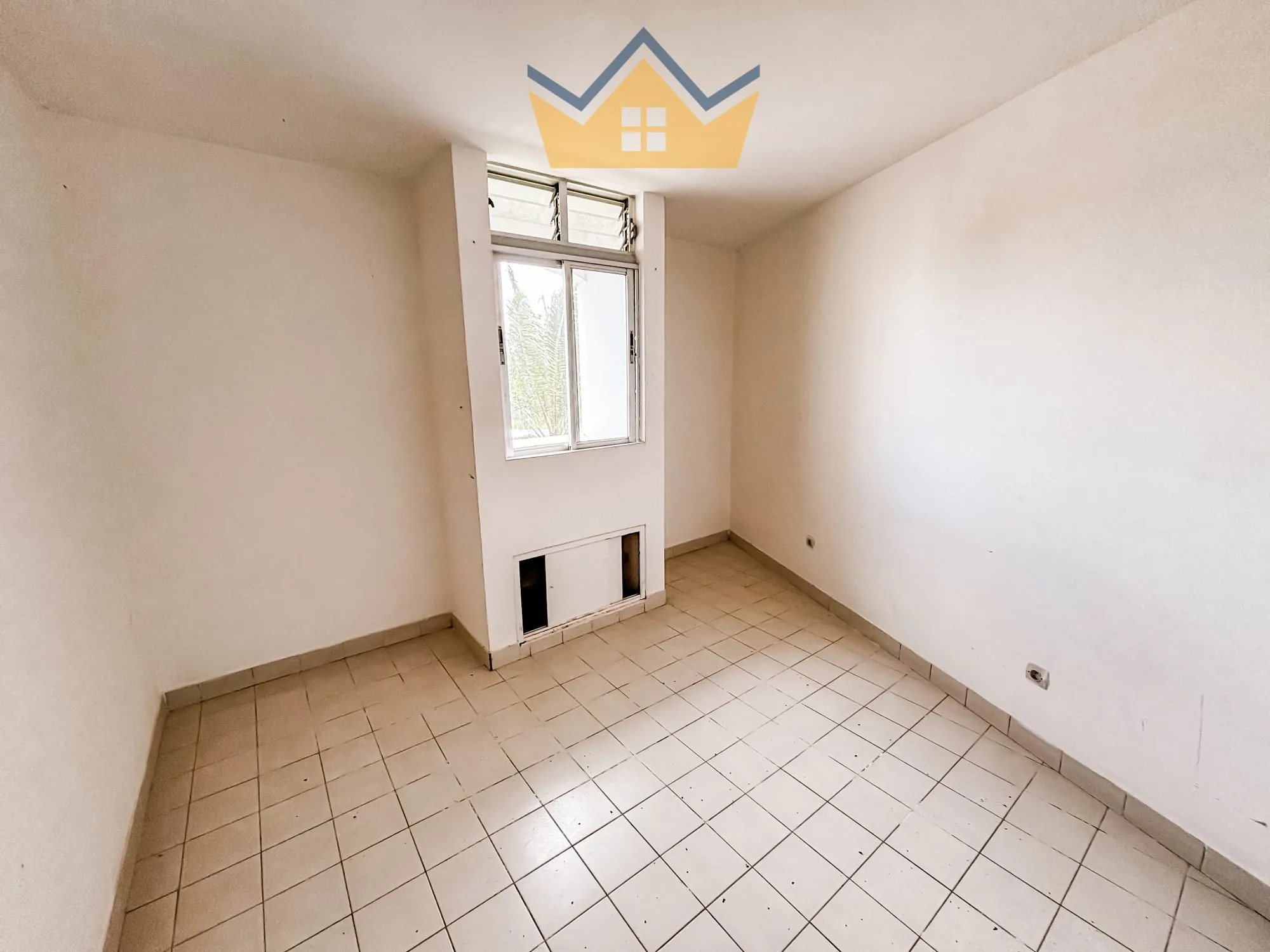 Appartement T4 avec Vue Mer à Rénover à Le Lamentin en Martinique 