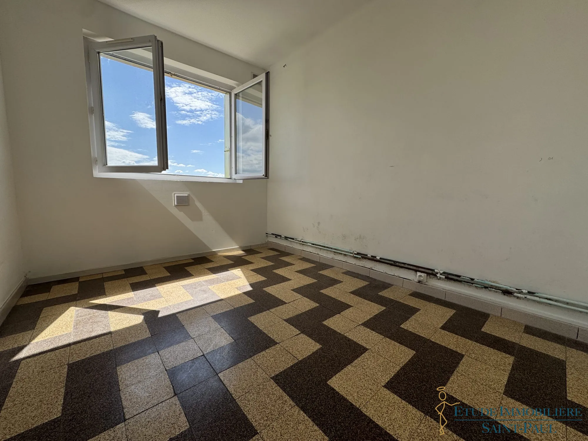 Achat Appartement T3 avec Balcon à Clermont l'Hérault - Opportunité à saisir 