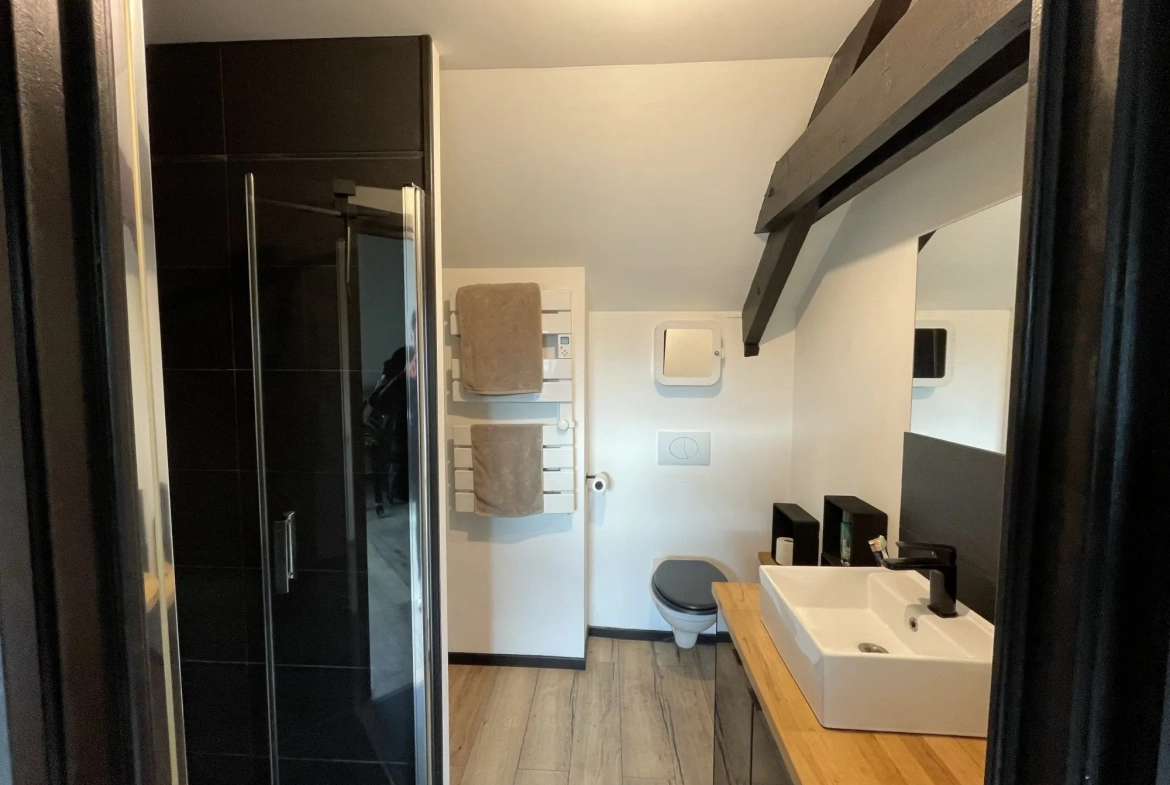Appartement T2 esprit loft à Amiens avec rénovation récente et emplacement privilégié 