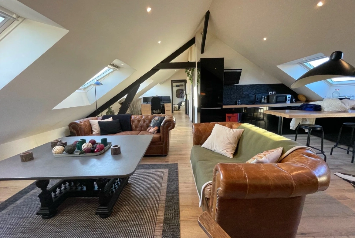 Appartement T2 esprit loft à Amiens avec rénovation récente et emplacement privilégié 
