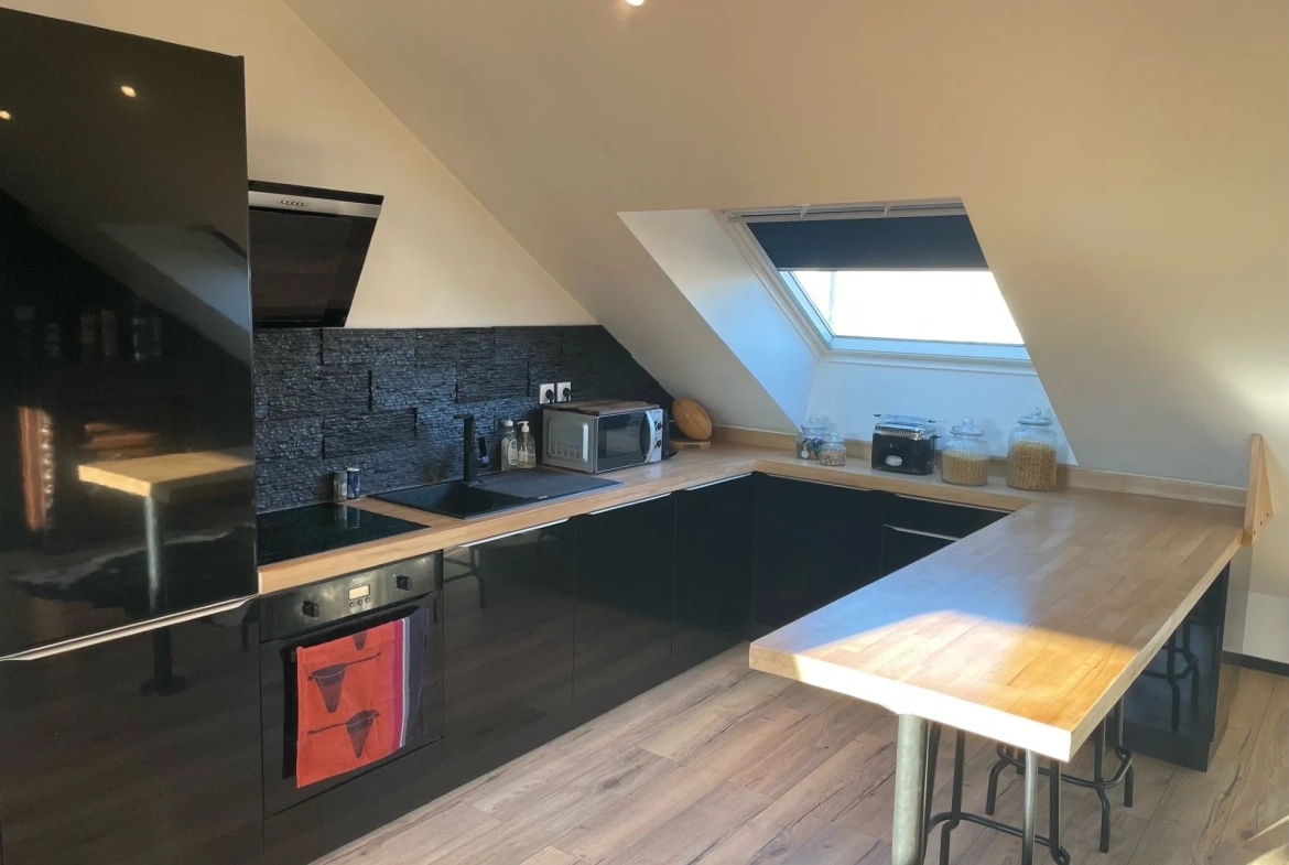 Appartement T2 esprit loft à Amiens avec rénovation récente et emplacement privilégié 
