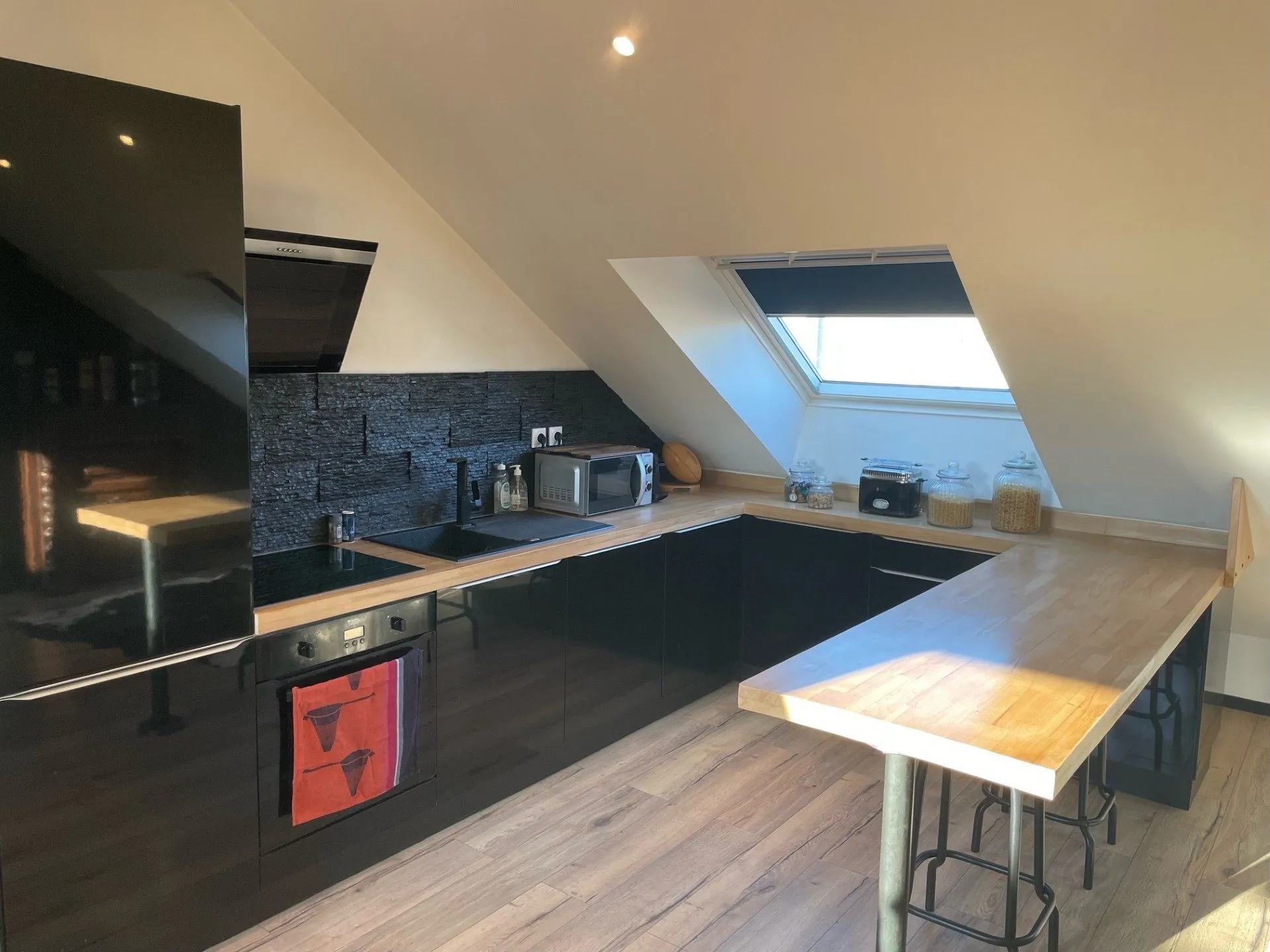 Appartement T2 esprit loft à Amiens avec rénovation récente et emplacement privilégié 