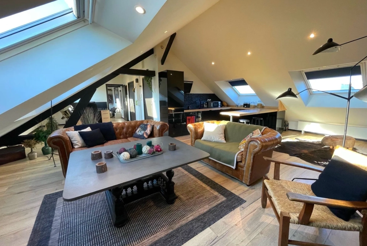 Appartement T2 esprit loft à Amiens avec rénovation récente et emplacement privilégié 