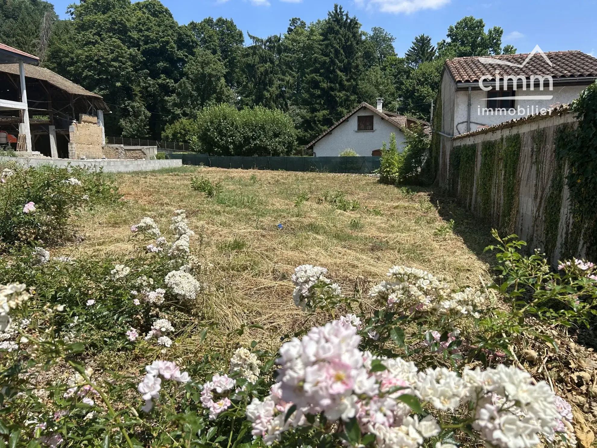 Terrain constructible à Vourey (38210) - Emplacement calme et viabilisé 