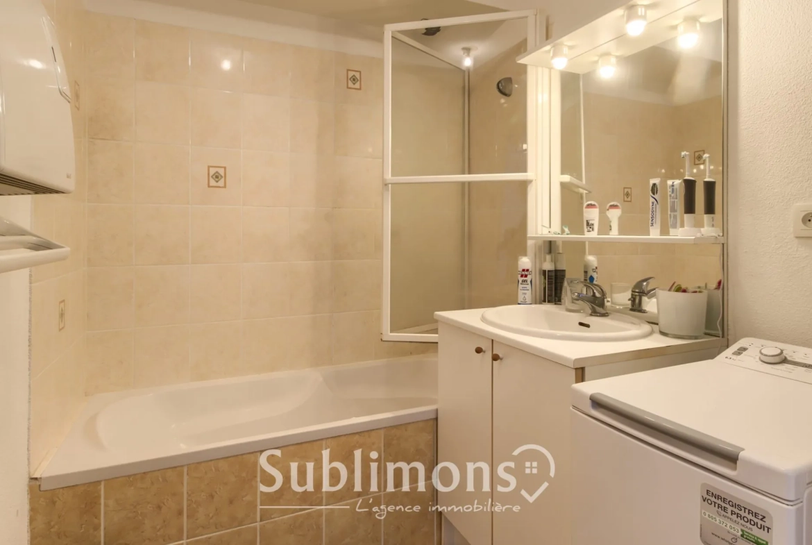 Appartement T2 lumineux avec balcon et parking privé à Séné près Vannes 