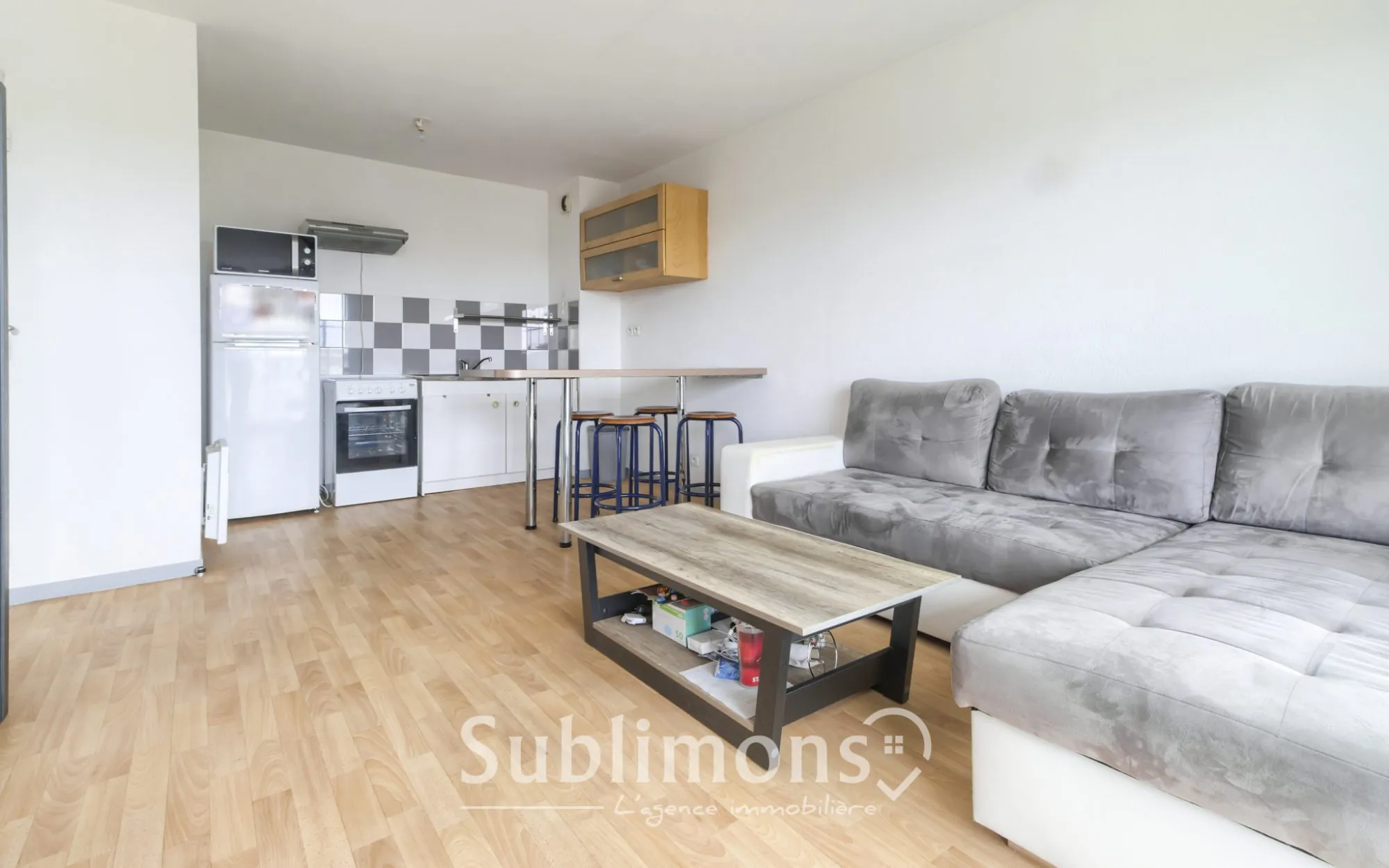 Appartement T2 lumineux avec balcon et parking privé à Séné près Vannes 