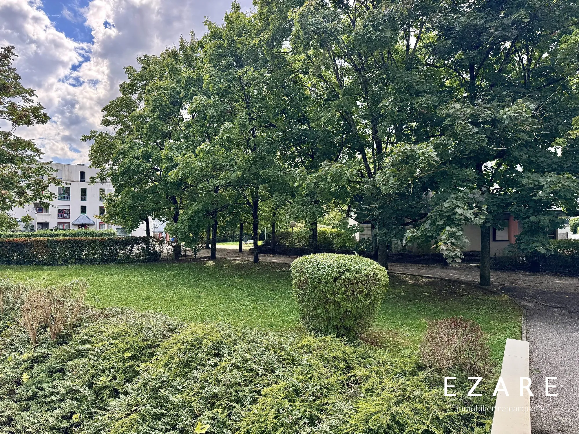 Bel appartement T2 avec balcon, cave et parking sécurisé à Dijon Clemenceau 