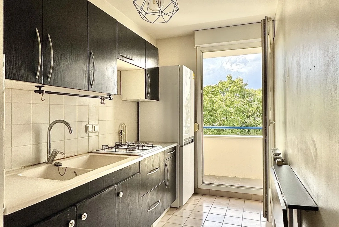 Bel appartement T2 avec balcon, cave et parking sécurisé à Dijon Clemenceau 