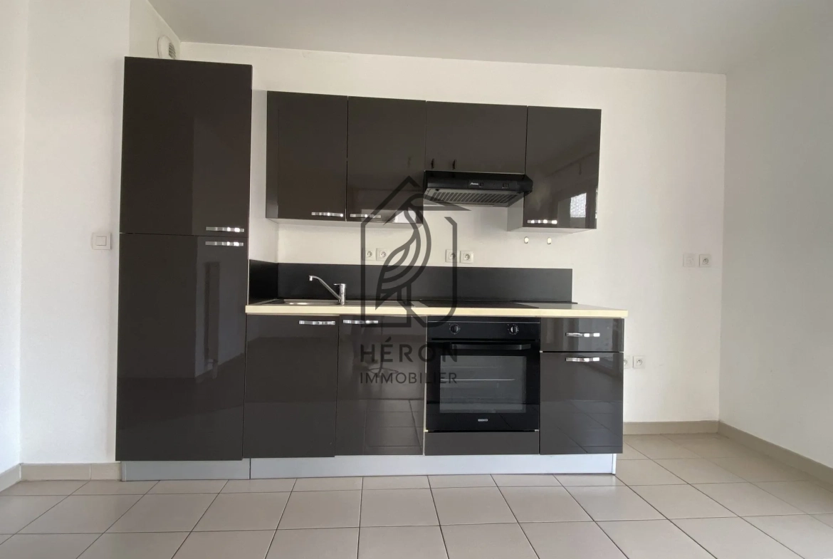Appartement T2 avec balcon et parking sécurisé à Roubaix centre 