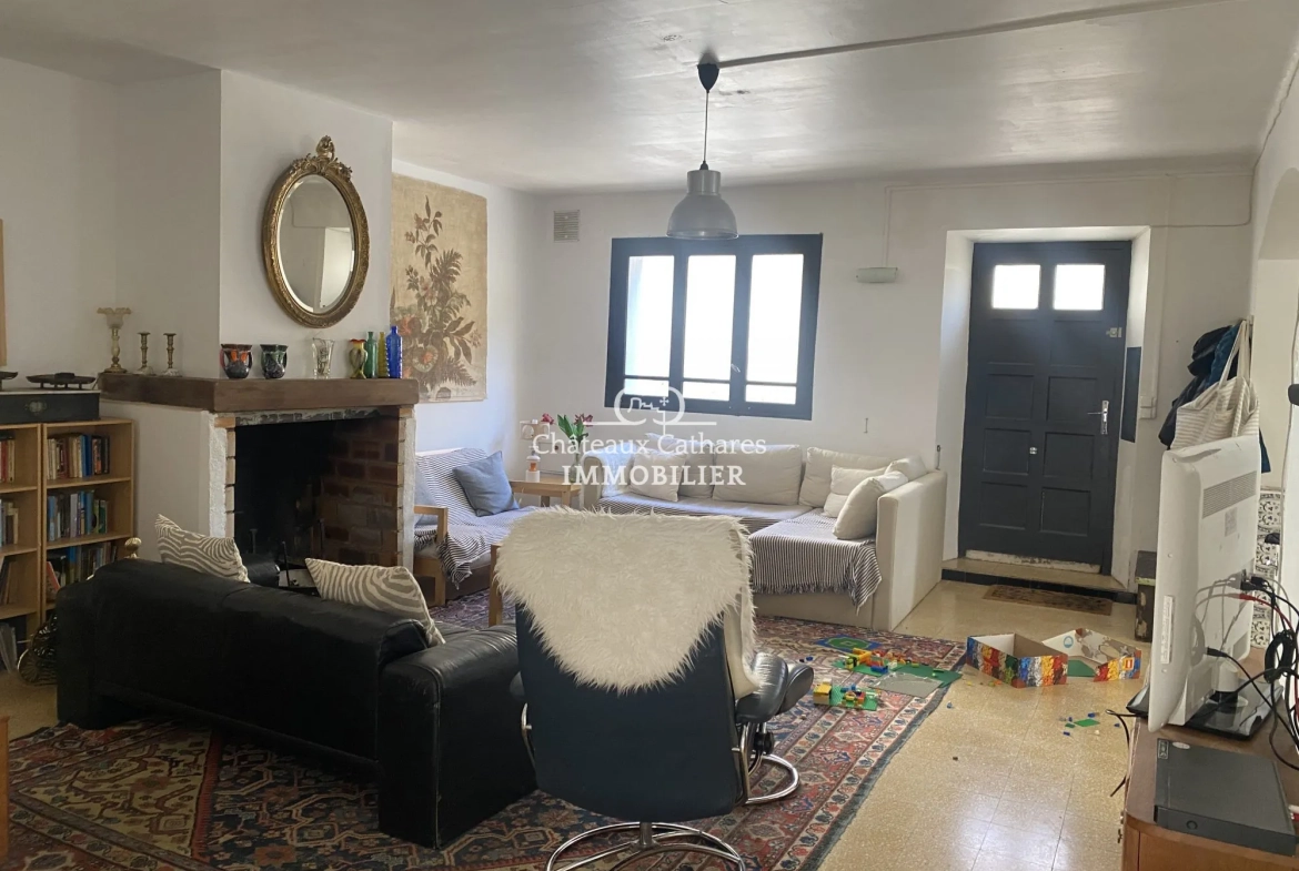 Maison ancienne avec terrasse et jardin à Duilhac-sous-Peyrepertuse 