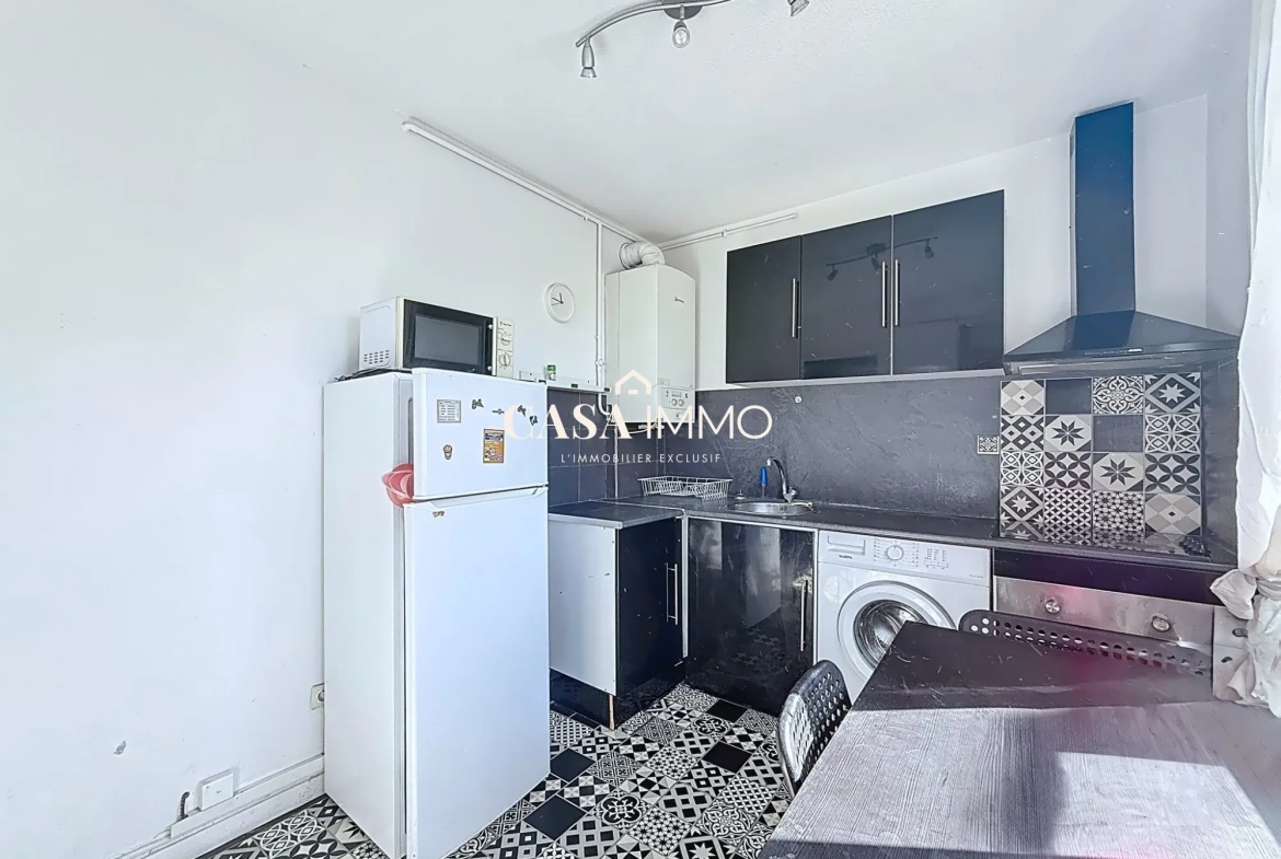 Studio à Hyères Gare avec terrasse, parking privé et cave - Idéal investissement 