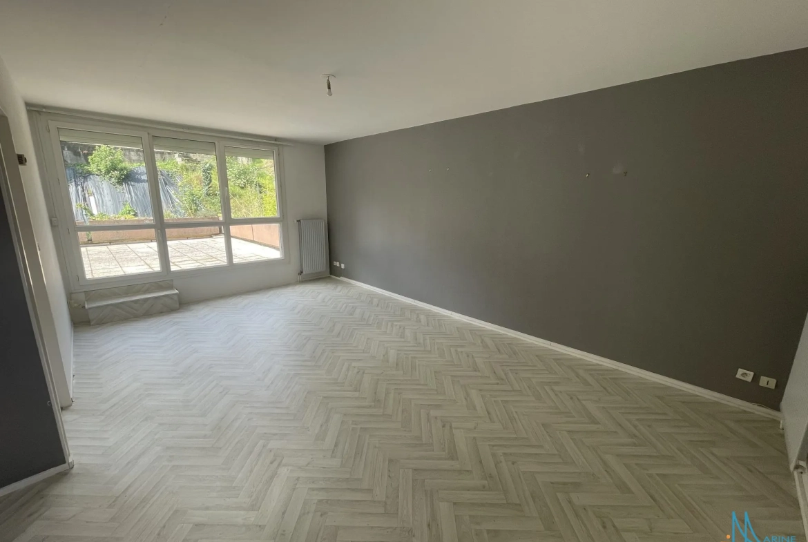Appartement 2 chambres avec terrasse ensoleillée à Dieppe 