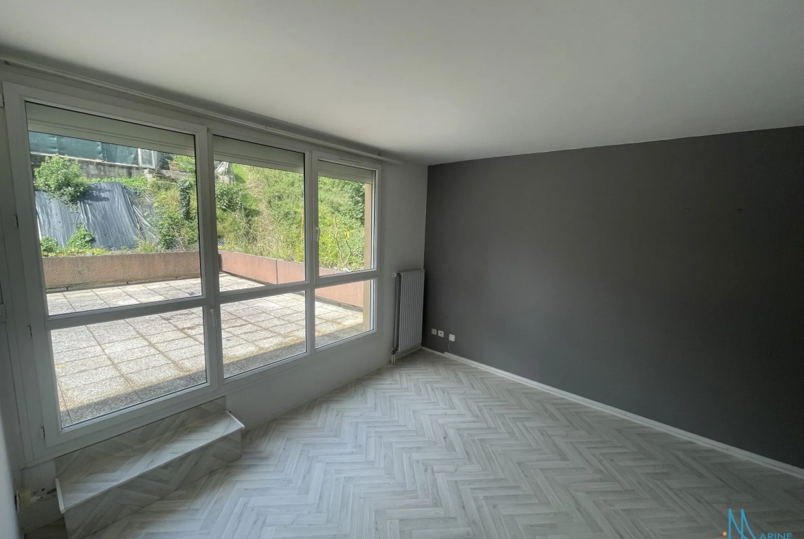Appartement 2 chambres avec terrasse ensoleillée à Dieppe 