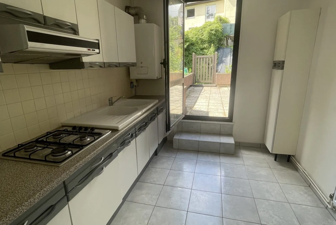 Appartement 2 chambres avec terrasse ensoleillée à Dieppe 