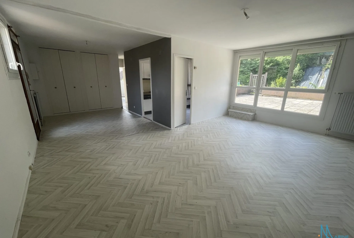 Appartement 2 chambres avec terrasse ensoleillée à Dieppe 