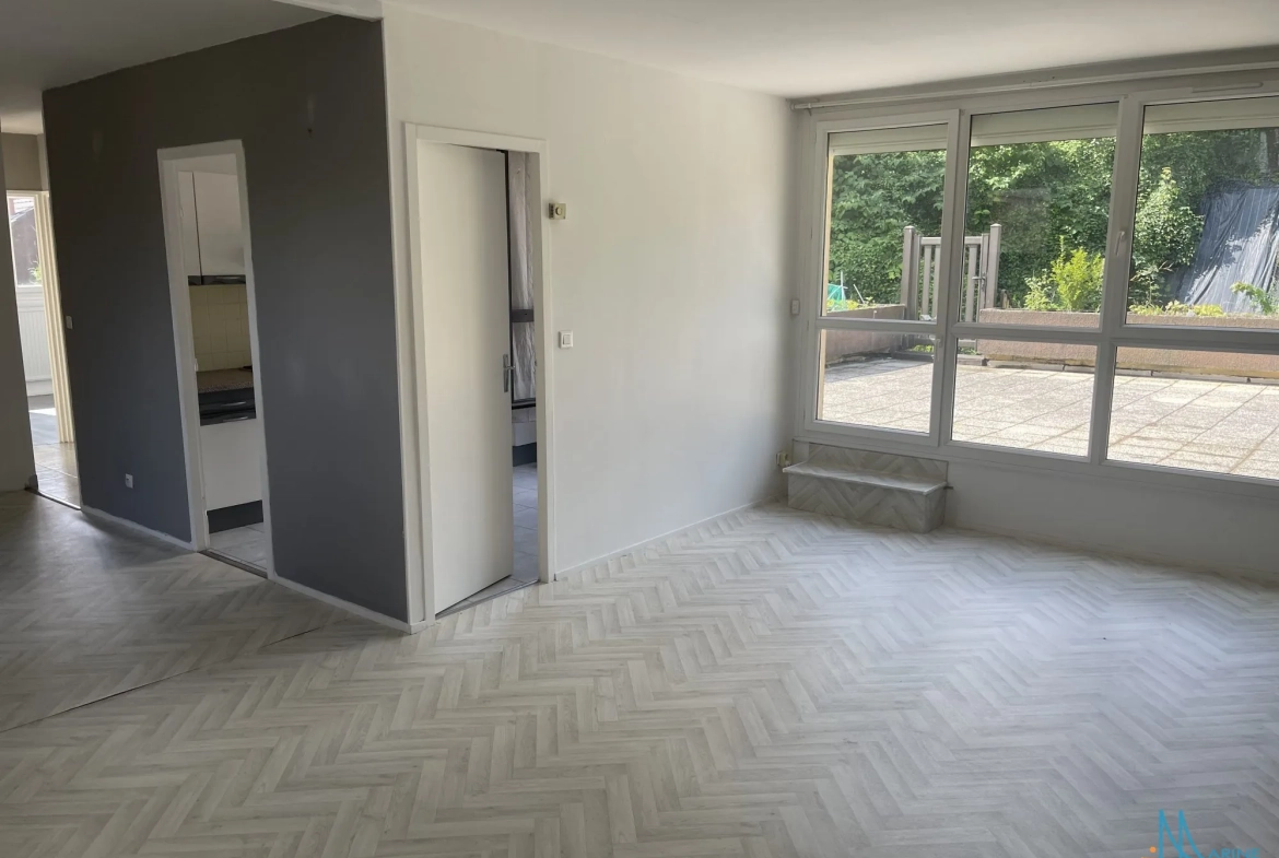 Appartement 2 chambres avec terrasse ensoleillée à Dieppe 