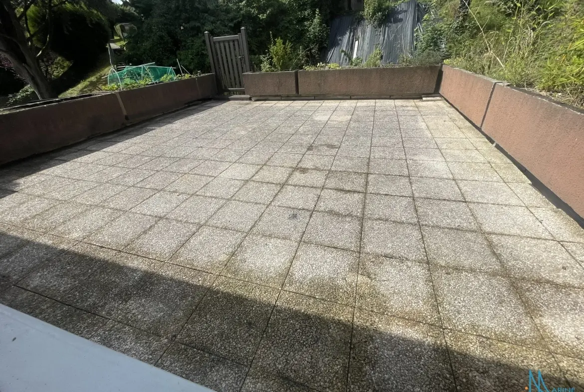 Appartement 2 chambres avec terrasse ensoleillée à Dieppe 