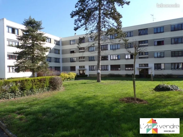 Appartement 4 pièces de 82 m² avec balcon et cave à Brunoy