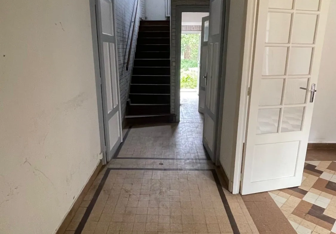 Maison à vendre à Nesle avec jardin et potentiel de rénovation 