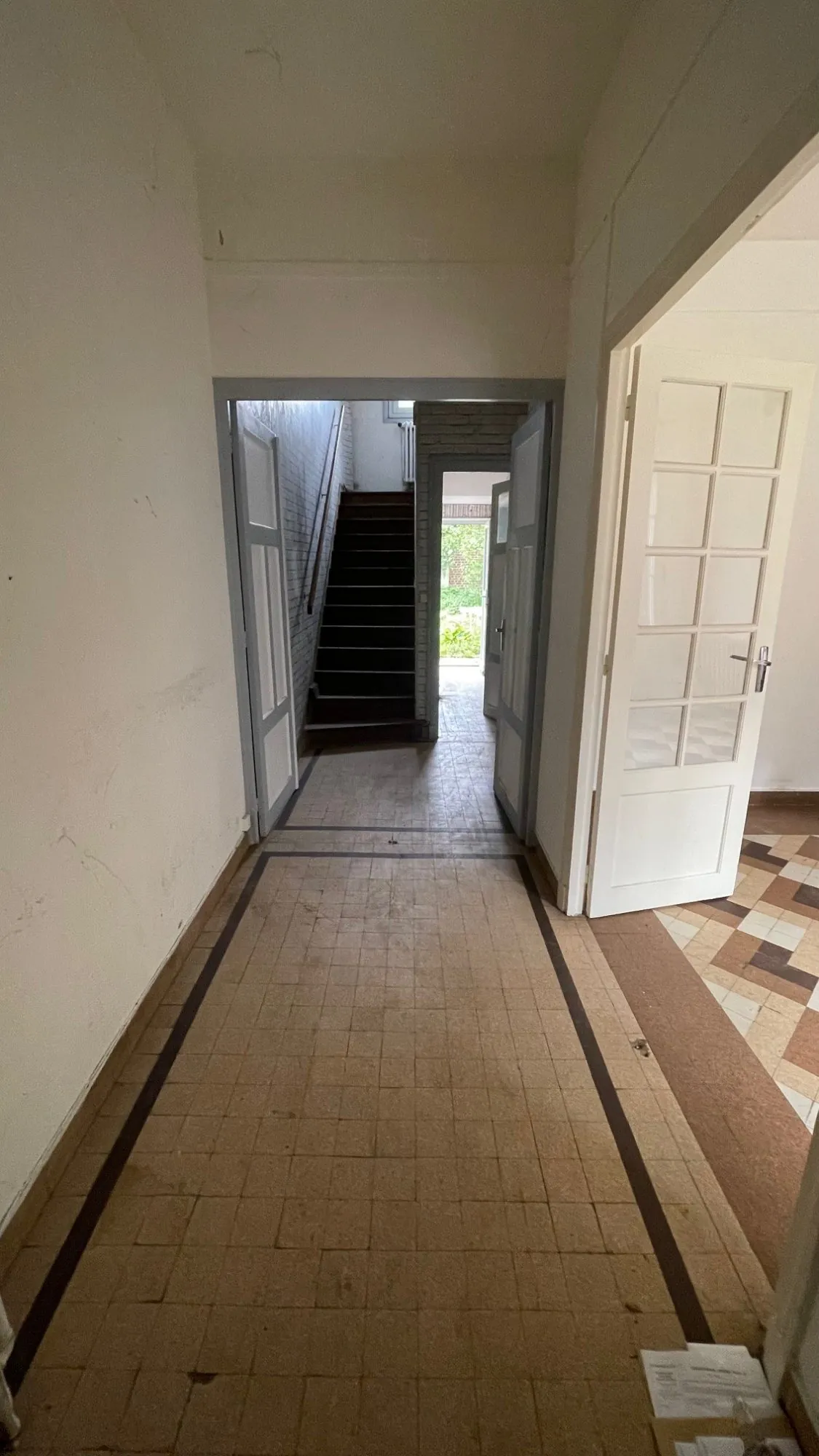 Maison à vendre à Nesle avec jardin et potentiel de rénovation 