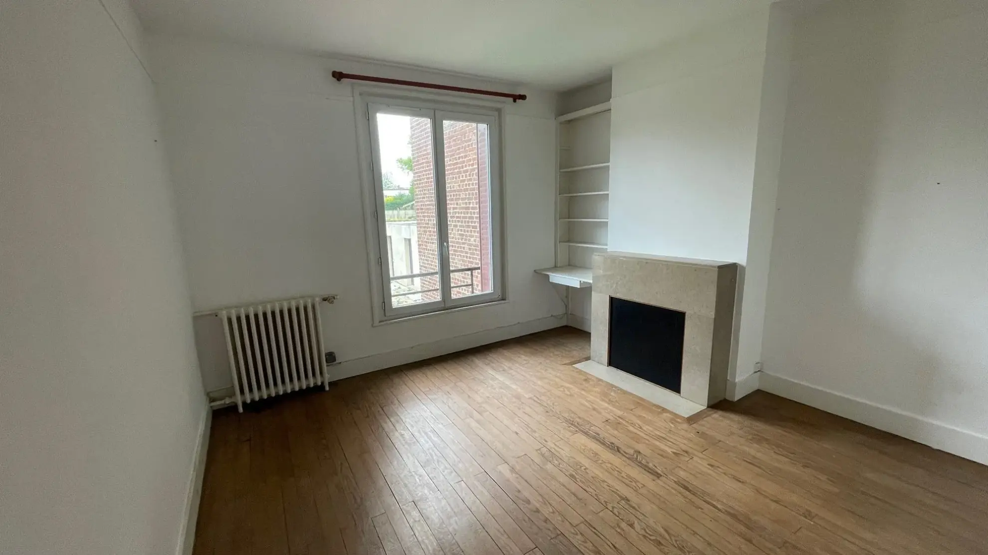 Maison à vendre à Nesle avec jardin et potentiel de rénovation 