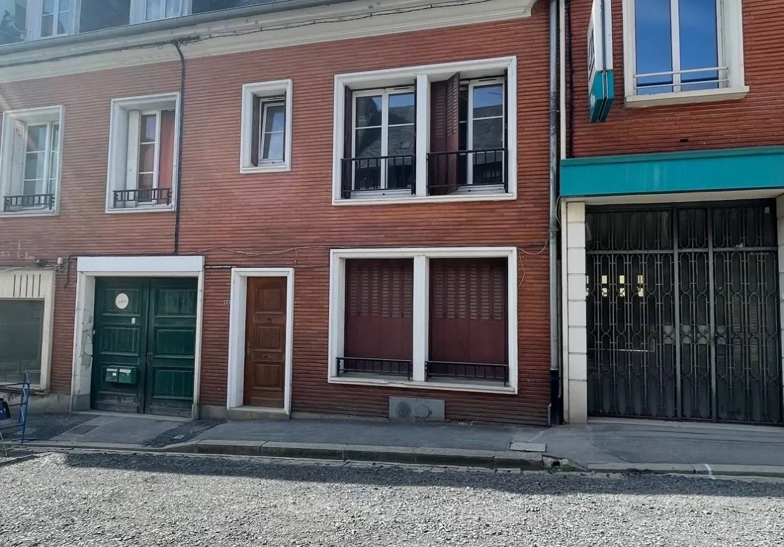 Maison à vendre à Nesle avec jardin et potentiel de rénovation 