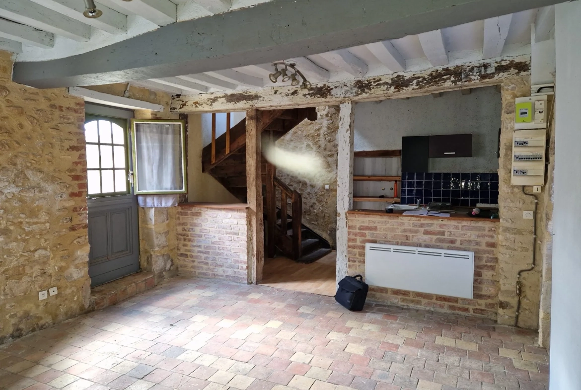 Charmante maison de ville à Mamers avec terrasse, proche commodités et rénovée 