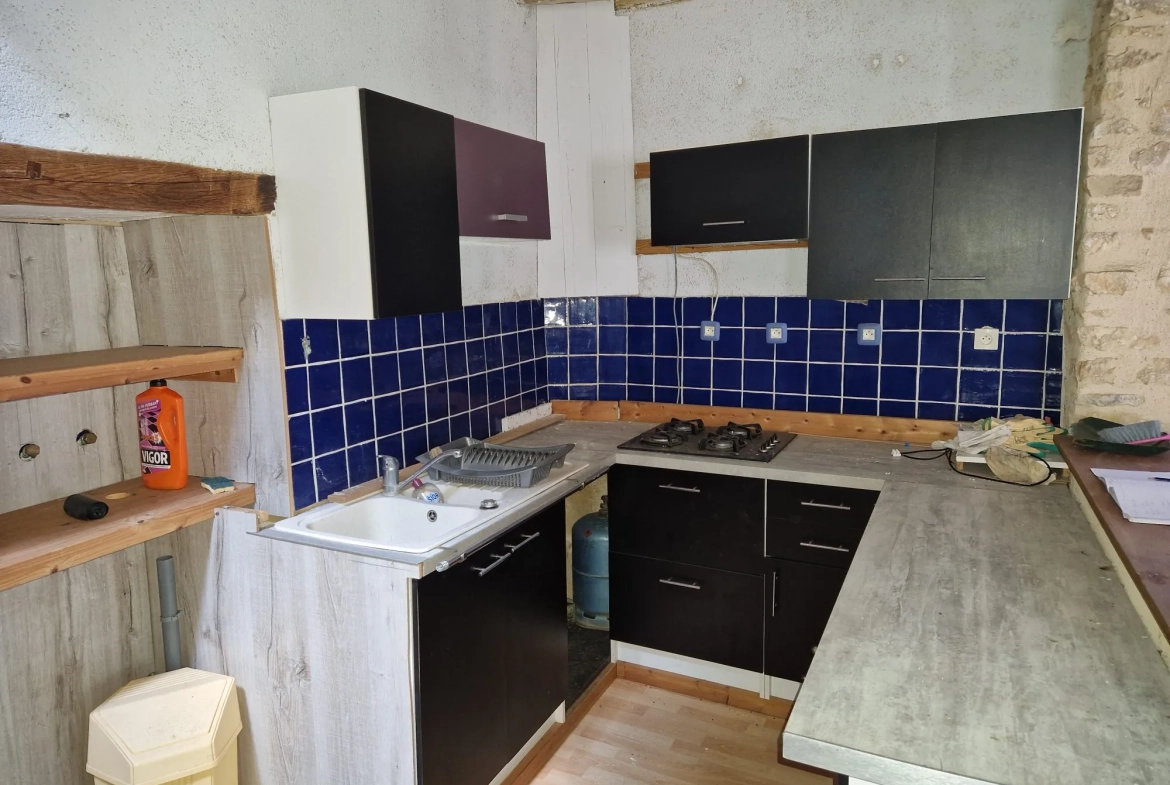 Charmante maison de ville à Mamers avec terrasse, proche commodités et rénovée 
