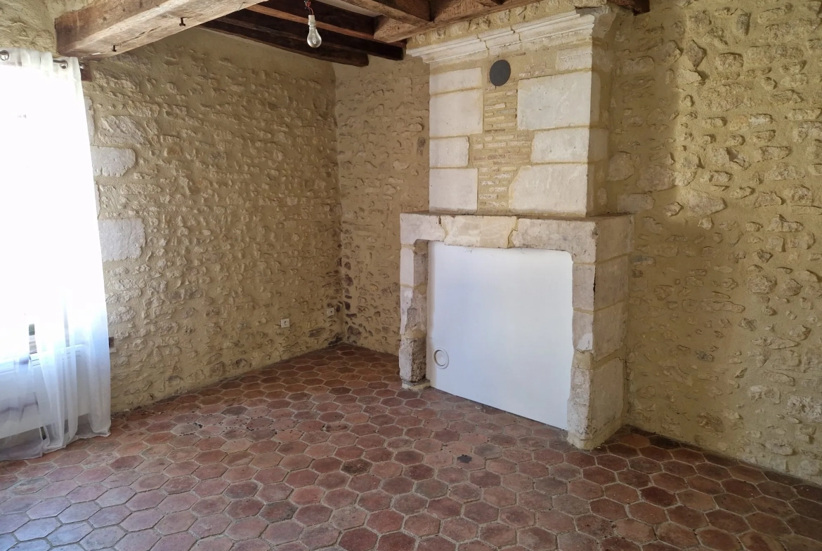 Charmante maison de ville à Mamers avec terrasse, proche commodités et rénovée 