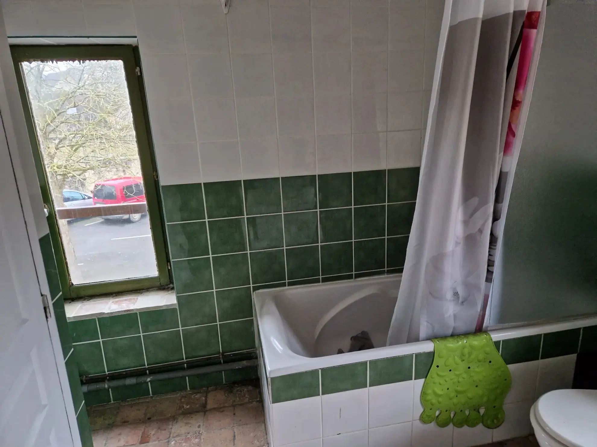 Charmante maison de ville à Mamers avec terrasse, proche commodités et rénovée 