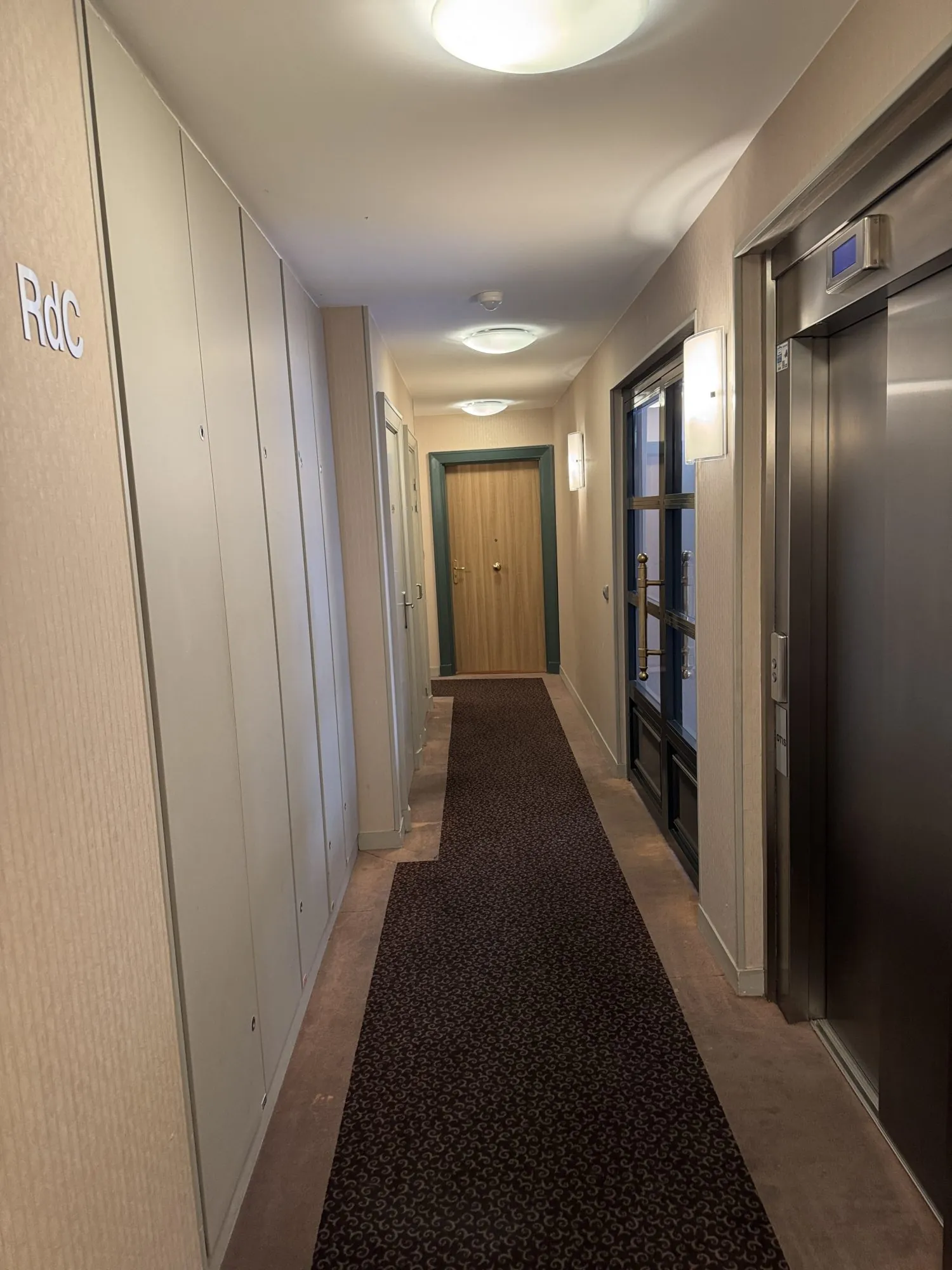 Appartement F2 à vendre à Les Clayes-sous-Bois, résidence récente avec parking 