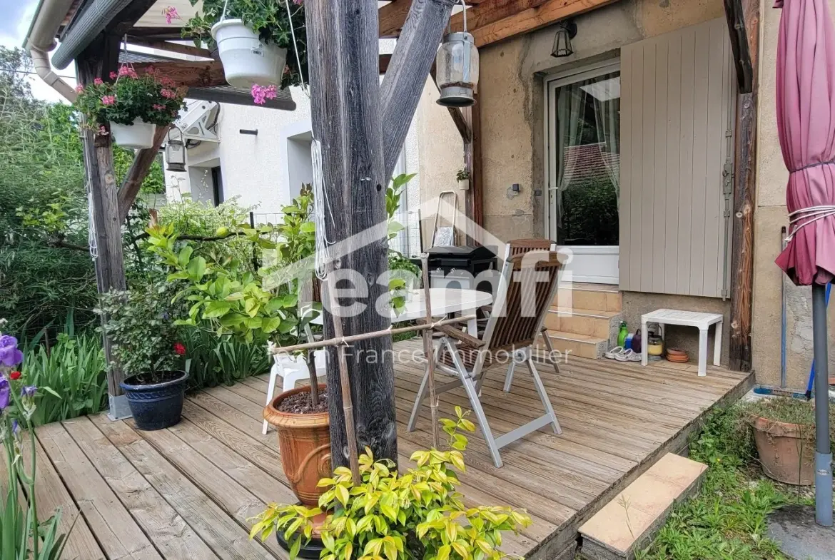 Charmante maison de village rénovée avec jardin et terrasse à Saint-Jean-de-Valériscle 