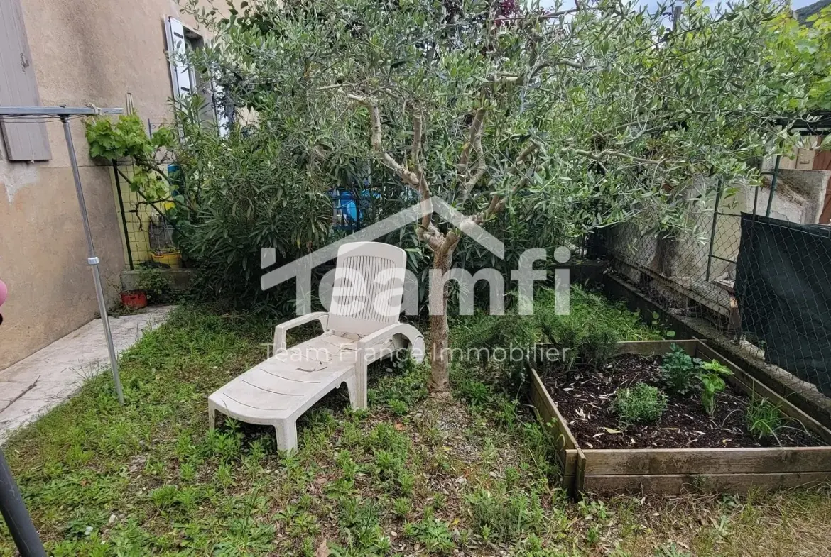 Charmante maison de village rénovée avec jardin et terrasse à Saint-Jean-de-Valériscle 