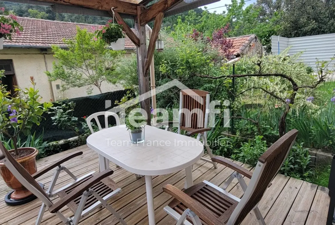 Charmante maison de village rénovée avec jardin et terrasse à Saint-Jean-de-Valériscle 