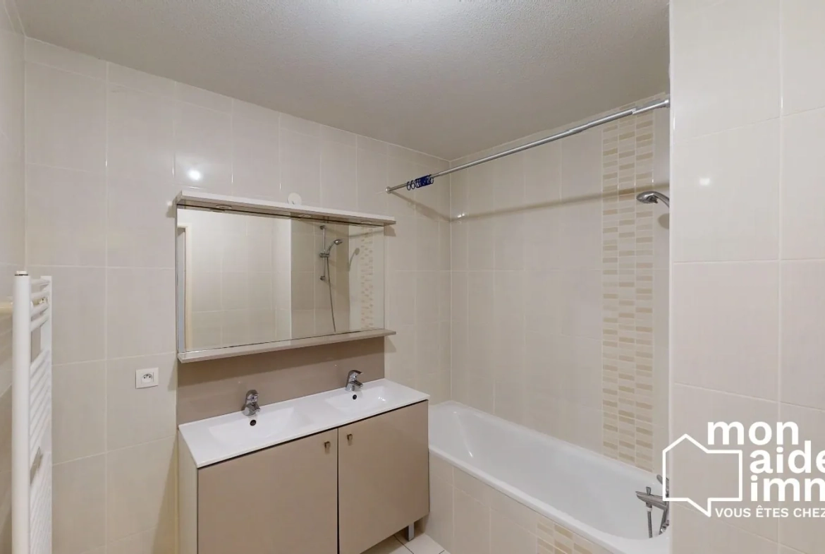 Appartement T3 avec terrasse, parking sécurisé à Cenon Bordeaux 