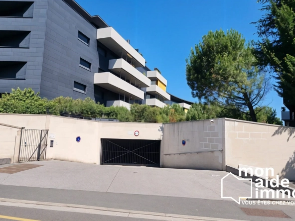 Appartement T3 avec terrasse, parking sécurisé à Cenon Bordeaux