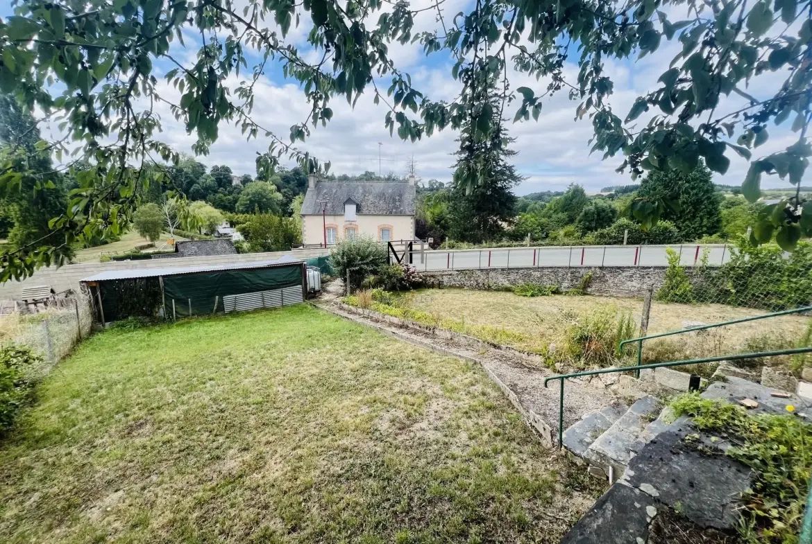 Charmante maison ancienne de 121 m² avec jardin et garage à Saint-Léonard-des-Bois 