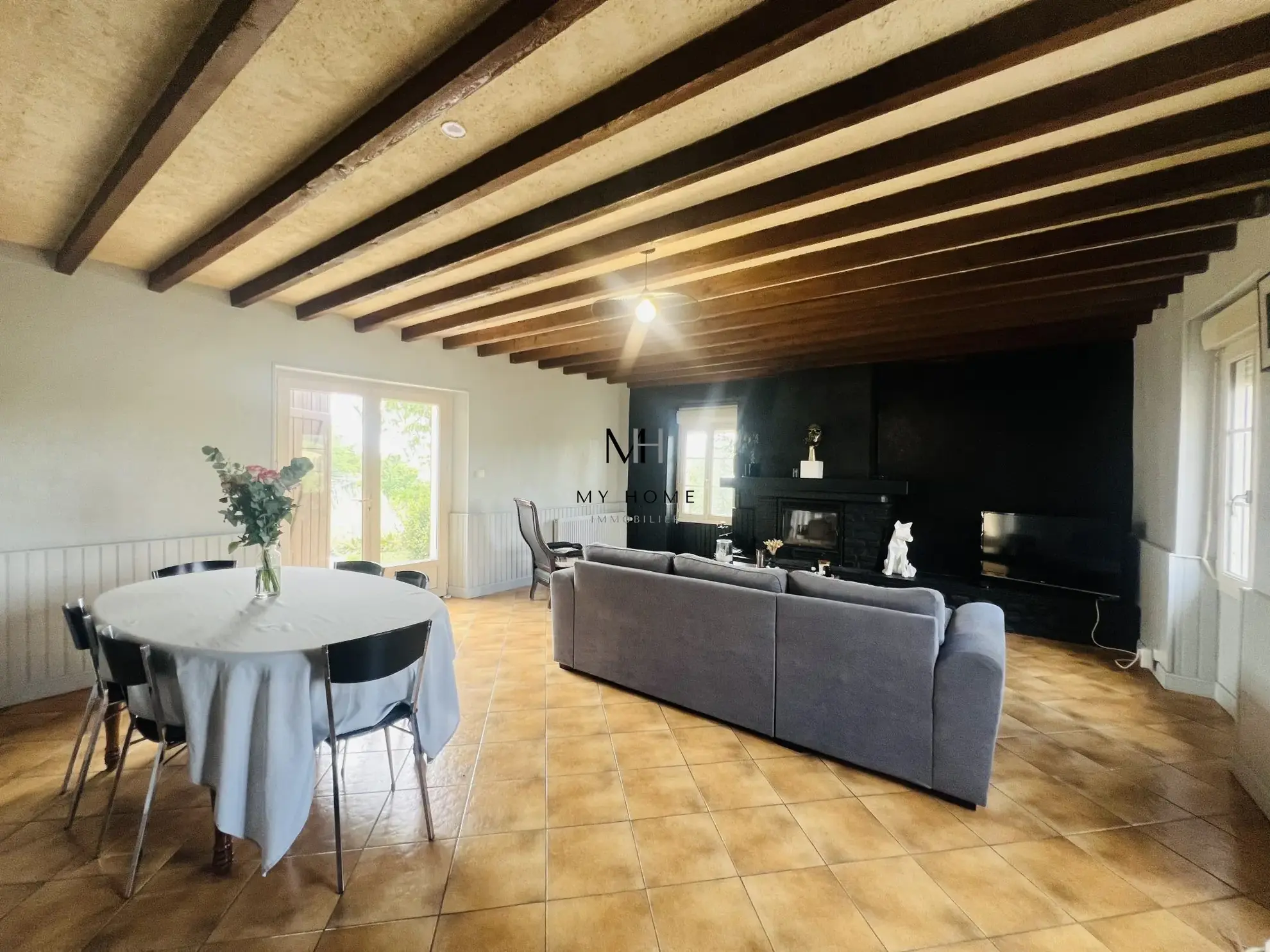 Charmante maison ancienne de 121 m² avec jardin et garage à Saint-Léonard-des-Bois 