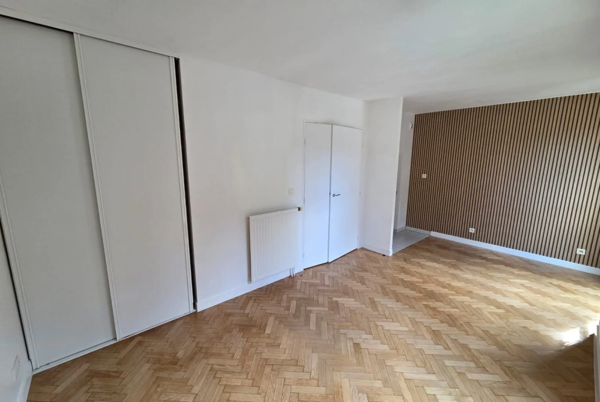 Studio rénové à Châtillon de 24,36 m², idéalement situé 