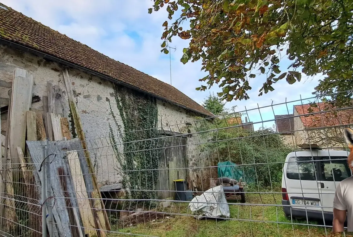 Maison à rénover de 136 m² avec grand potentiel à Chalautre-la-Grande 