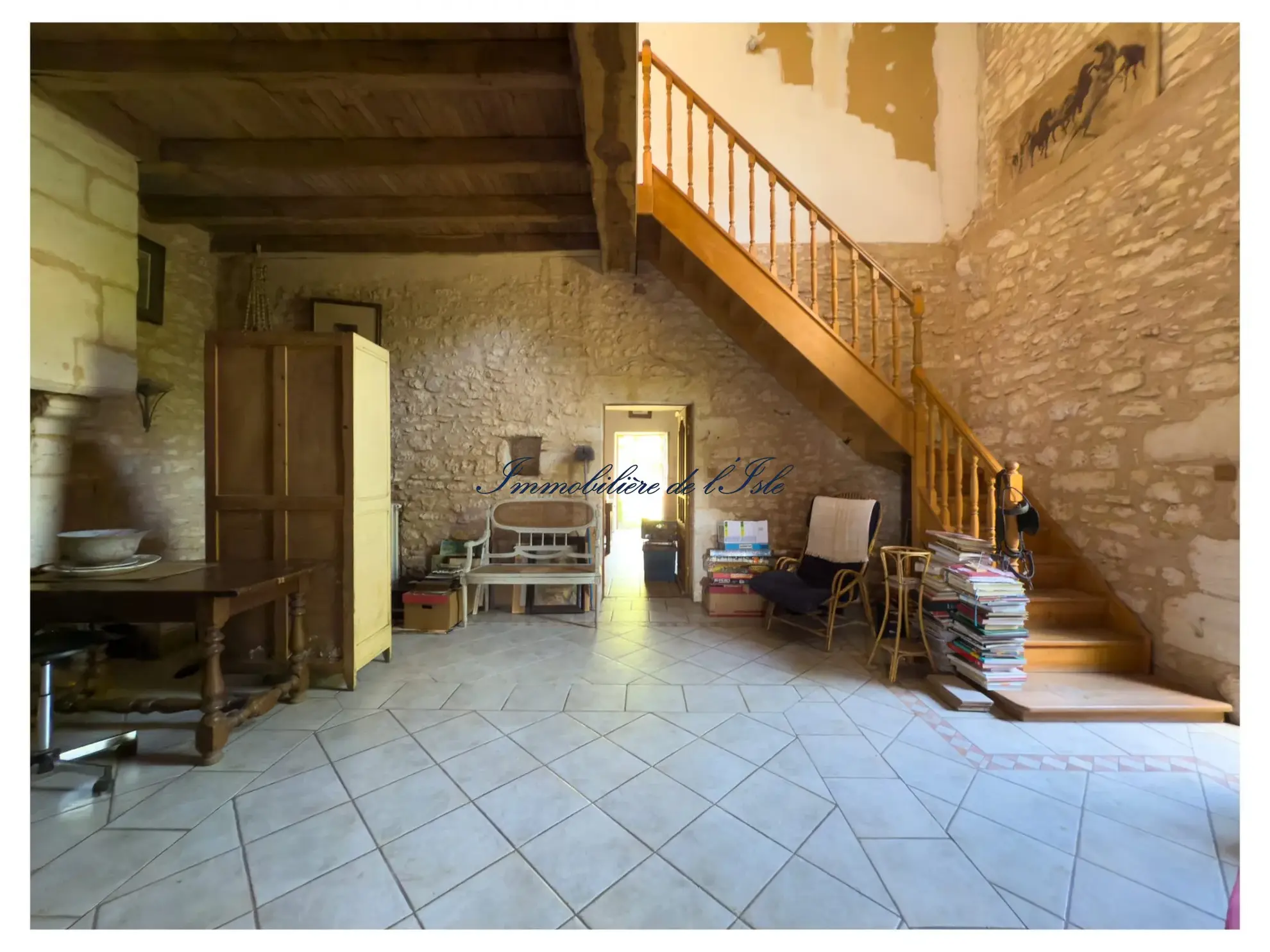 Maison en pierre avec corps de ferme à rénover à Saint-Vincent-sur-l'Isle, 24420 