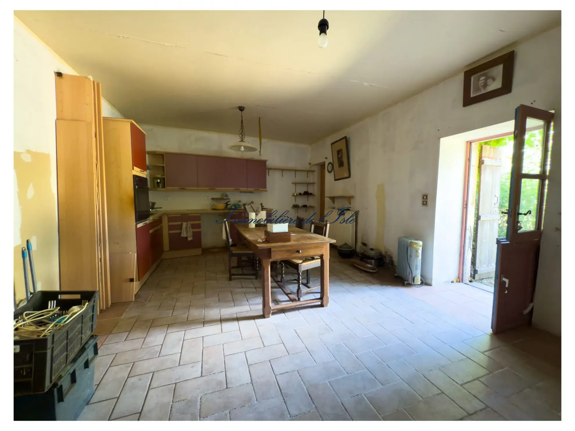 Maison en pierre avec corps de ferme à rénover à Saint-Vincent-sur-l'Isle, 24420 