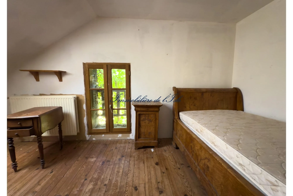 Maison en pierre avec corps de ferme à rénover à Saint-Vincent-sur-l'Isle, 24420 
