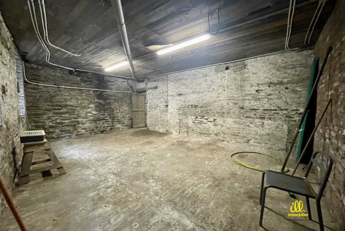 Immeuble à vendre à Nouzonville avec deux appartements louables 