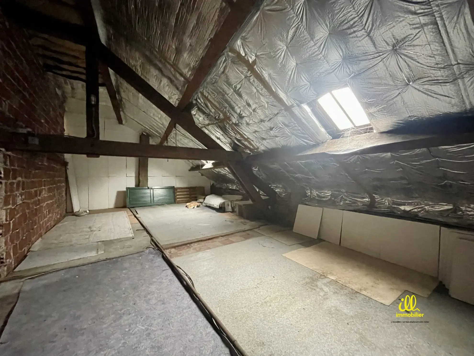 Immeuble à vendre à Nouzonville avec deux appartements louables 