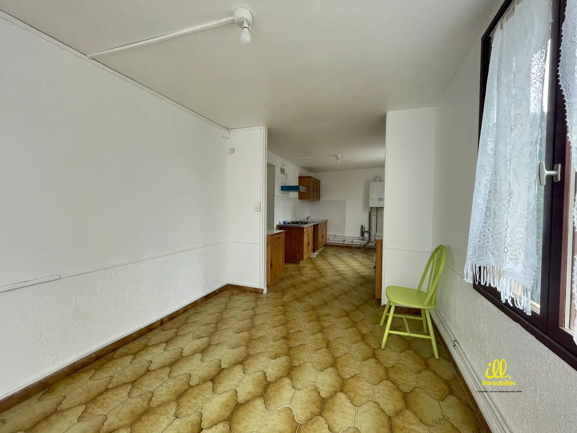 Immeuble à vendre à Nouzonville avec deux appartements louables 