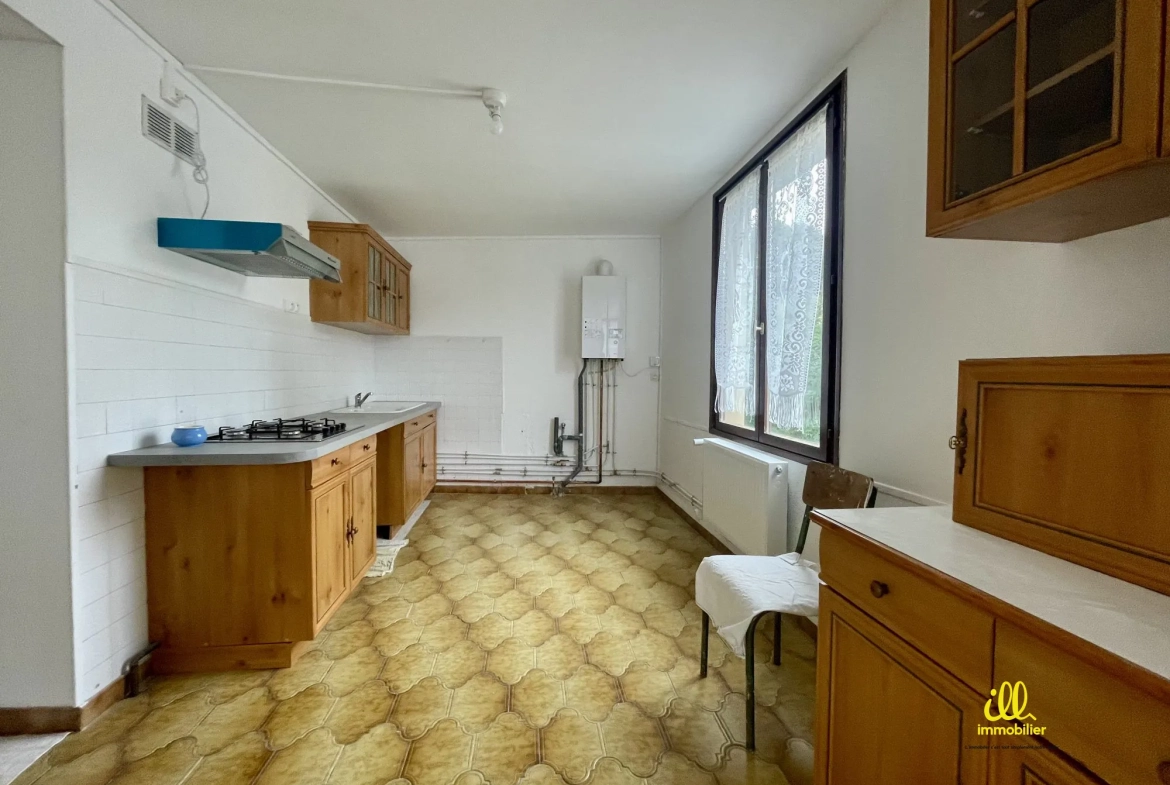 Immeuble à vendre à Nouzonville avec deux appartements louables 