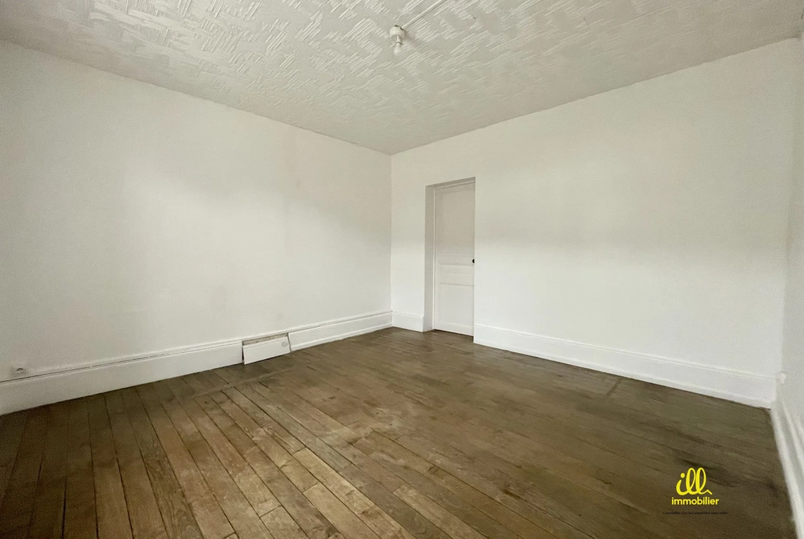 Immeuble à vendre à Nouzonville avec deux appartements louables 
