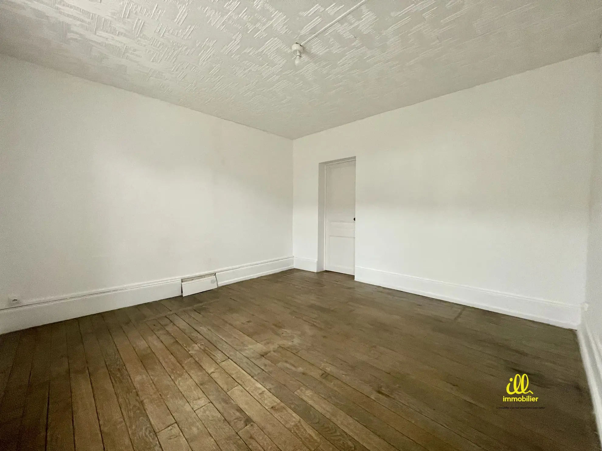 Immeuble à vendre à Nouzonville avec deux appartements louables 